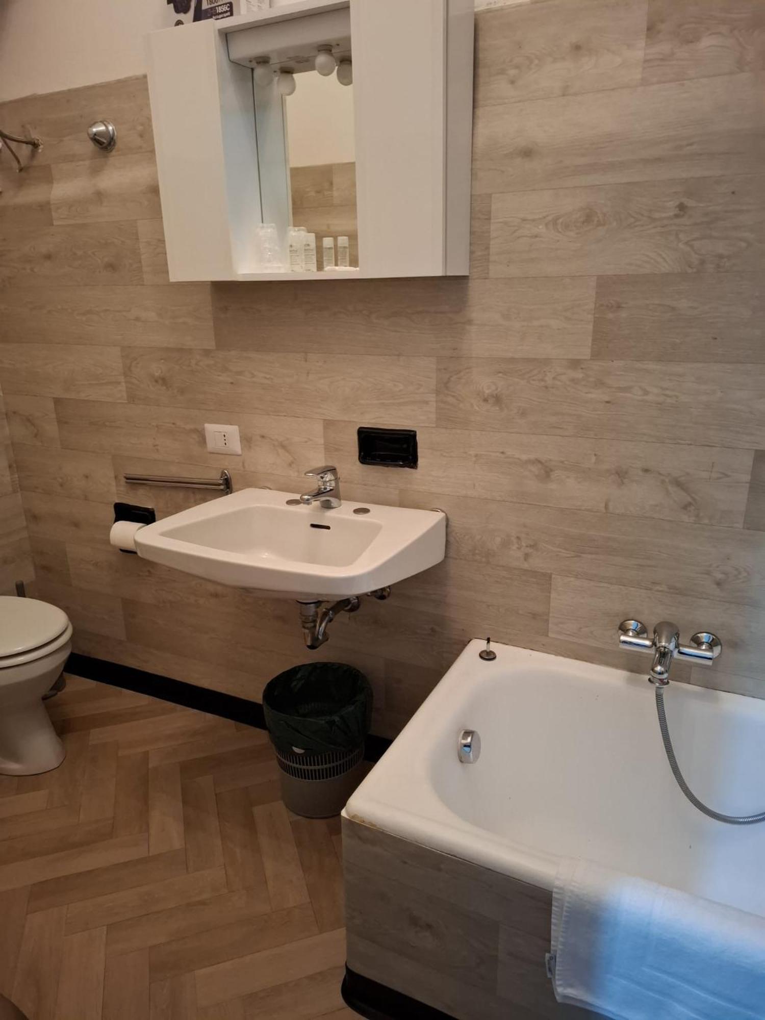 Villa Terzaghi Gorla Minore Bagian luar foto